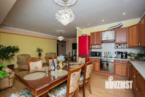 3-к квартира, вторичка, 94м2, 1/9 этаж