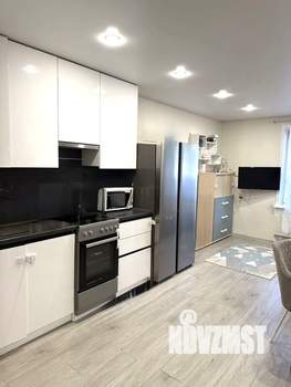 2-к квартира, вторичка, 63м2, 1/9 этаж