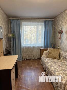 2-к квартира, вторичка, 44м2, 1/4 этаж