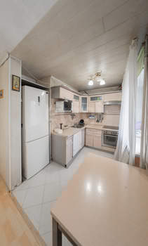 2-к квартира, вторичка, 57м2, 1/4 этаж