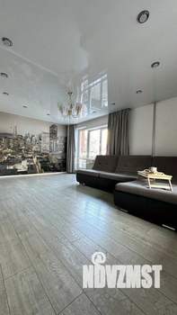 4-к квартира, вторичка, 100м2, 1/9 этаж