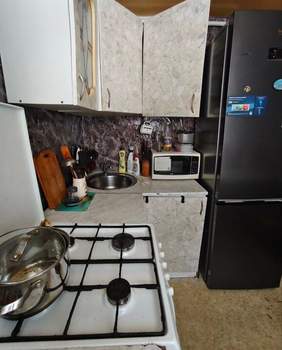 2-к квартира, вторичка, 43м2, 1/4 этаж