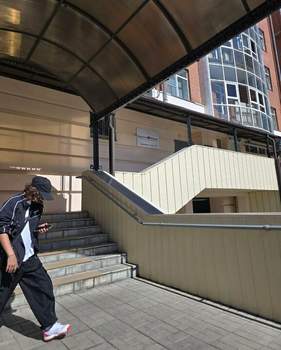 2-к квартира, вторичка, 43м2, 1/9 этаж