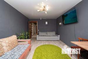 2-к квартира, вторичка, 64м2, 1/1 этаж