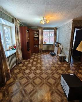 2-к квартира, вторичка, 43м2, 1/4 этаж