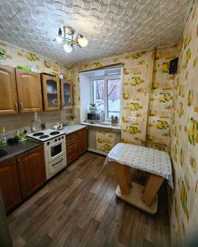 2-к квартира, вторичка, 42м2, 1/4 этаж