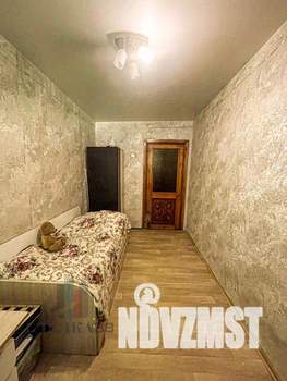 2-к квартира, вторичка, 40м2, 1/4 этаж