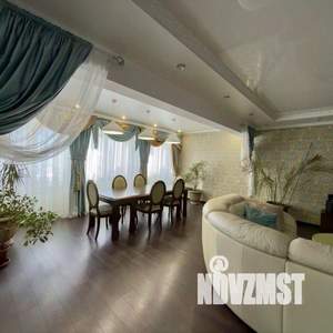 4-к квартира, вторичка, 180м2, 13/15 этаж