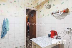 2-к квартира, вторичка, 42м2, 1/5 этаж