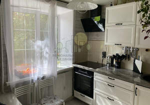 2-к квартира, вторичка, 50м2, 1/4 этаж