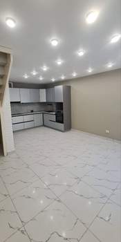 4-к квартира, вторичка, 130м2, 2/2 этаж