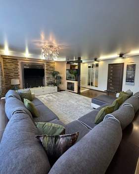 4-к квартира, вторичка, 147м2, 8/8 этаж