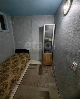 2-к квартира, вторичка, 42м2, 1/4 этаж