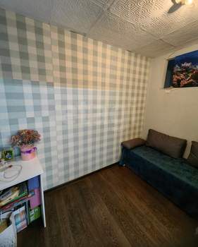 2-к квартира, вторичка, 42м2, 1/4 этаж