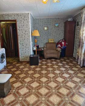 2-к квартира, вторичка, 43м2, 1/4 этаж