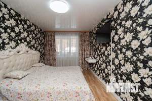 2-к квартира, вторичка, 64м2, 1/1 этаж