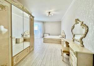 4-к квартира, вторичка, 121м2, 4/19 этаж