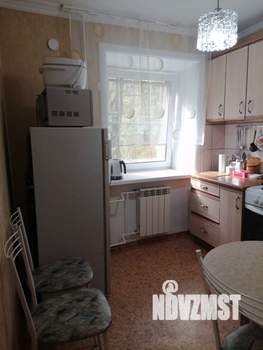 2-к квартира, вторичка, 44м2, 1/4 этаж