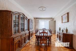 5-к квартира, вторичка, 234м2, 2/3 этаж