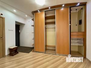 2-к квартира, вторичка, 93м2, 2/5 этаж