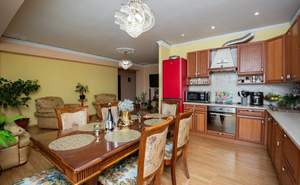 3-к квартира, вторичка, 94м2, 1/9 этаж