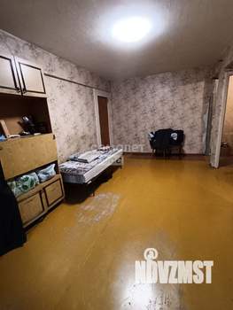 2-к квартира, вторичка, 45м2, 1/4 этаж