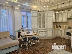 3-к квартира, вторичка, 106м2, 2/6 этаж