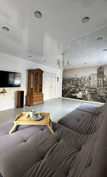 4-к квартира, вторичка, 100м2, 1/9 этаж
